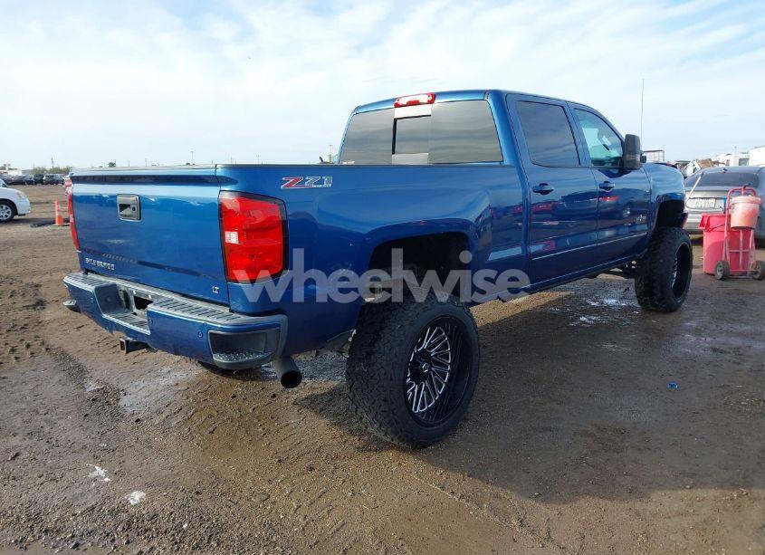 Photo 4 of 2017 Chevrolet Silverado 1500 2LT (VIN 3GCUKREC0HG107060)