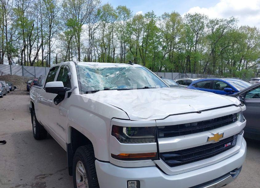 Photo 6 of 2017 Chevrolet Silverado 1500 2LT (VIN 3GCUKREC0HG146568)