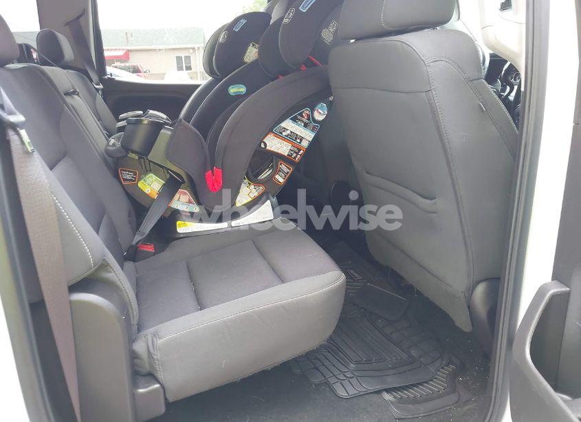 Photo 8 of 2017 Chevrolet Silverado 1500 2LT (VIN 3GCUKREC0HG146568)