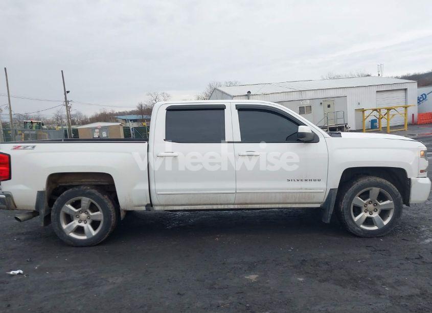 Photo 13 of 2017 Chevrolet Silverado 1500 2LT (VIN 3GCUKREC0HG167744)