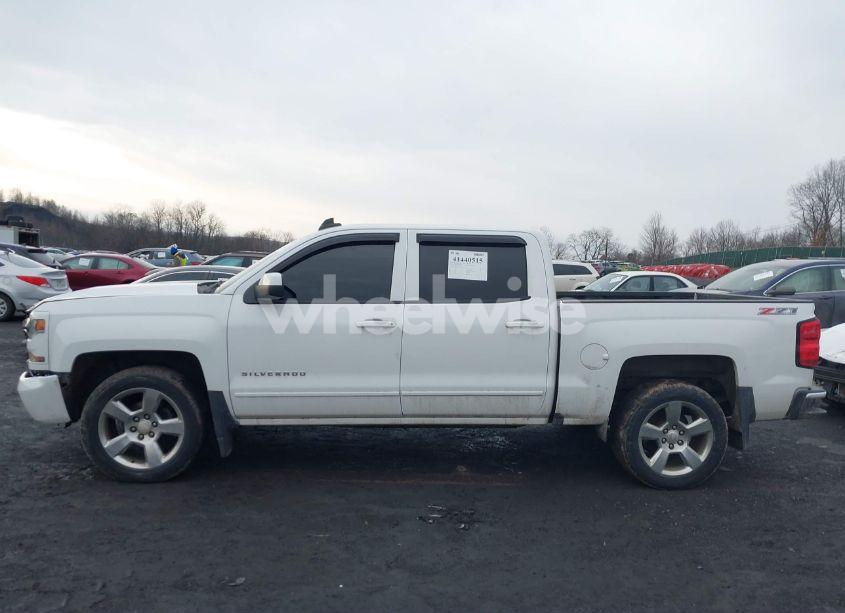 Photo 14 of 2017 Chevrolet Silverado 1500 2LT (VIN 3GCUKREC0HG167744)