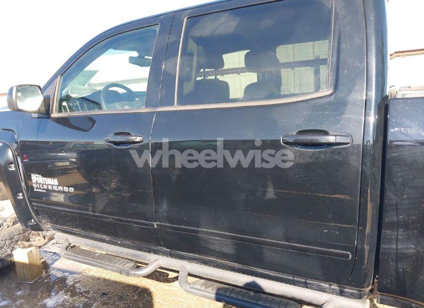 Photo 15 of 2017 Chevrolet Silverado 1500 2LT (VIN 3GCUKREC0HG210396)