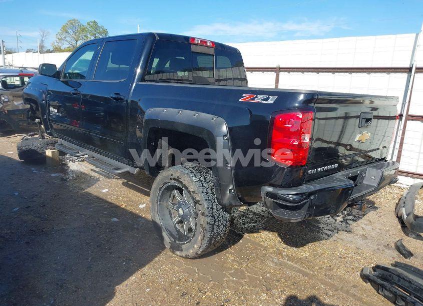 Photo 3 of 2017 Chevrolet Silverado 1500 2LT (VIN 3GCUKREC0HG210396)