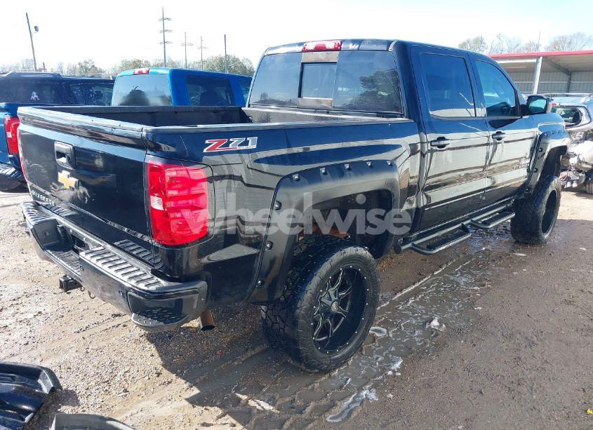 Photo 4 of 2017 Chevrolet Silverado 1500 2LT (VIN 3GCUKREC0HG210396)