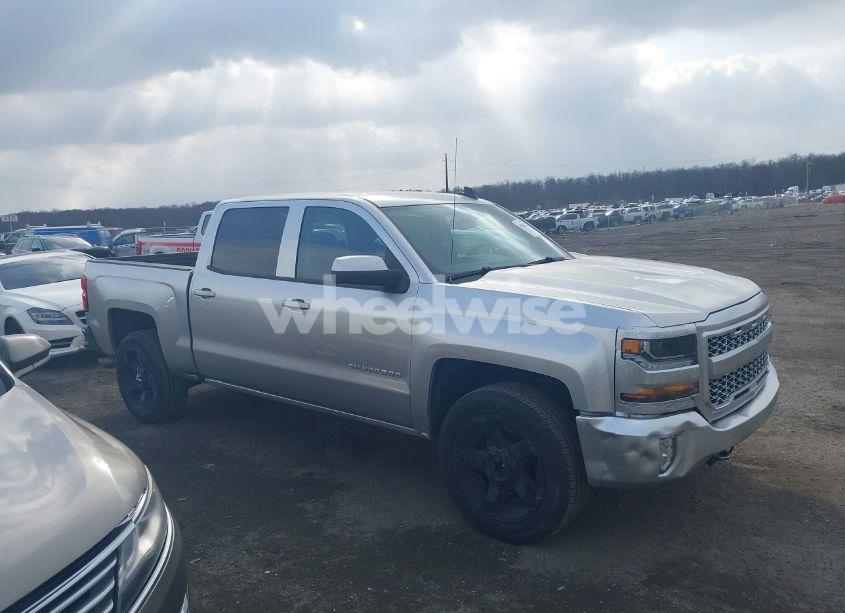 Photo 13 of 2017 Chevrolet Silverado 1500 1LT (VIN 3GCUKREC0HG295949)
