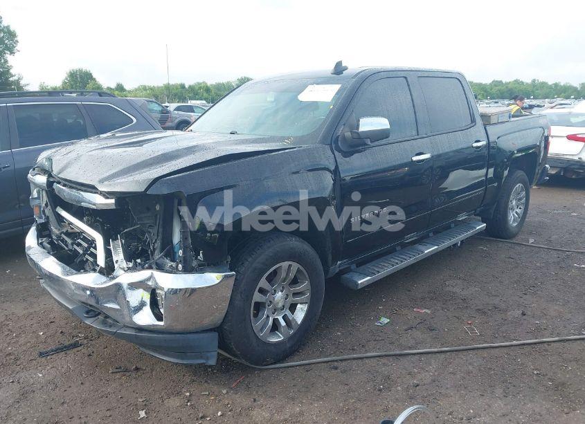 Photo 2 of 2017 Chevrolet Silverado 1500 1LT (VIN 3GCUKREC0HG507703)