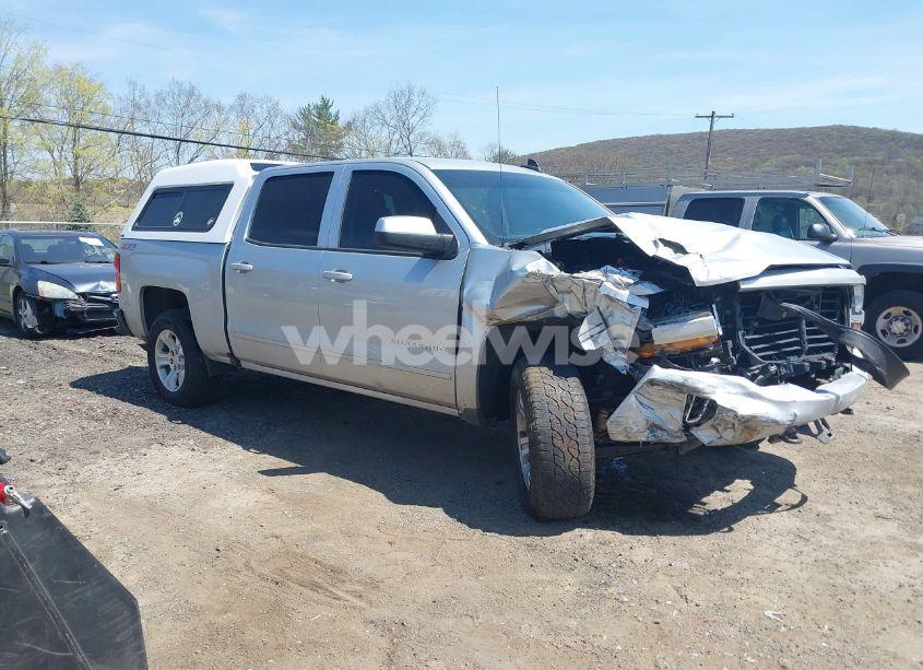 2017 Chevrolet Silverado 1500 2LT (VIN 3GCUKREC0HG508480) main photo