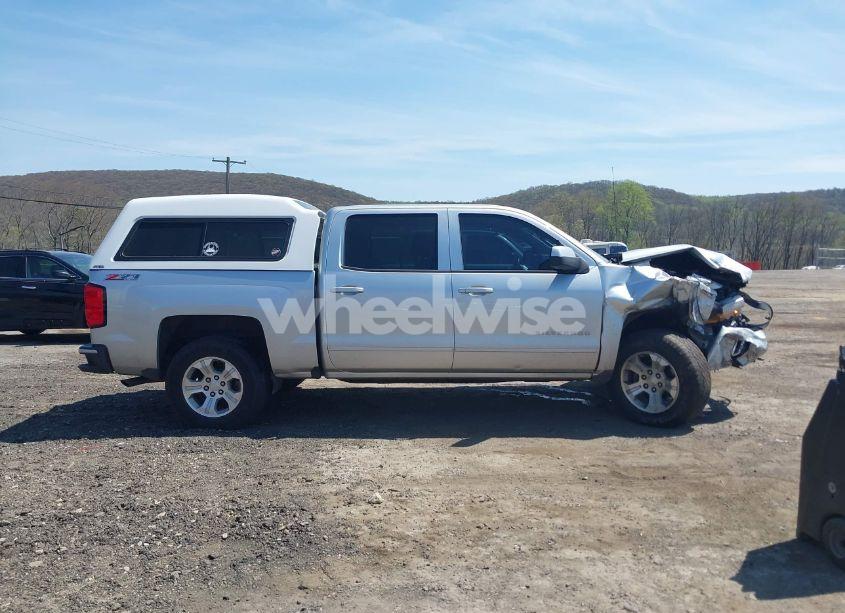 Photo 13 of 2017 Chevrolet Silverado 1500 2LT (VIN 3GCUKREC0HG508480)