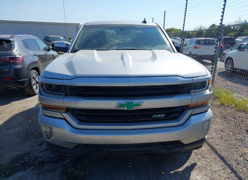 Photo 12 of 2018 Chevrolet Silverado 1500 2LT (VIN 3GCUKREC0JG197218)