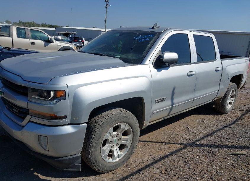 Photo 14 of 2018 Chevrolet Silverado 1500 2LT (VIN 3GCUKREC0JG197218)