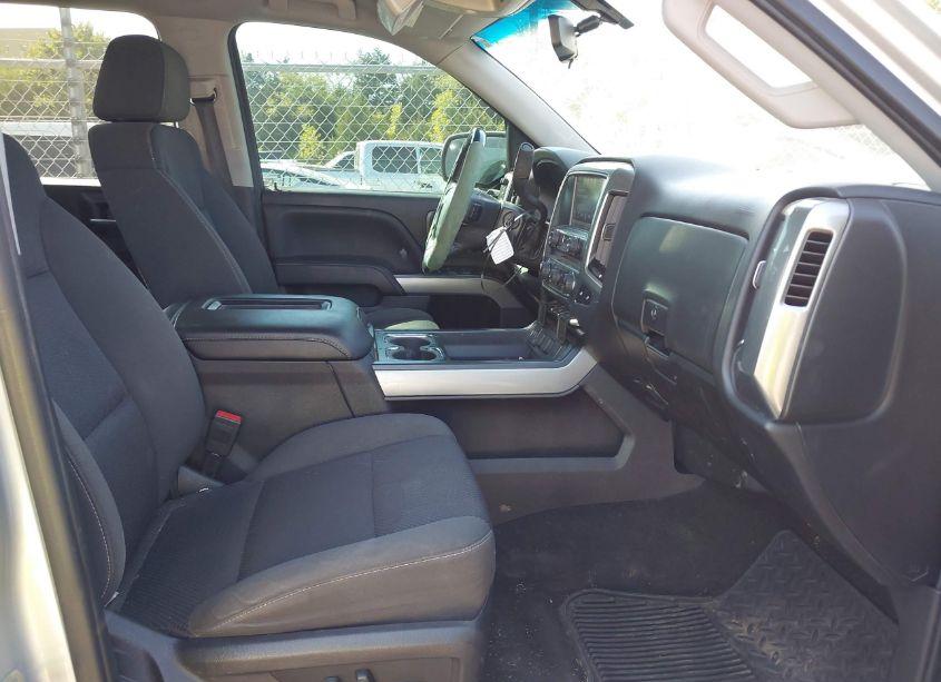 Photo 5 of 2018 Chevrolet Silverado 1500 2LT (VIN 3GCUKREC0JG197218)