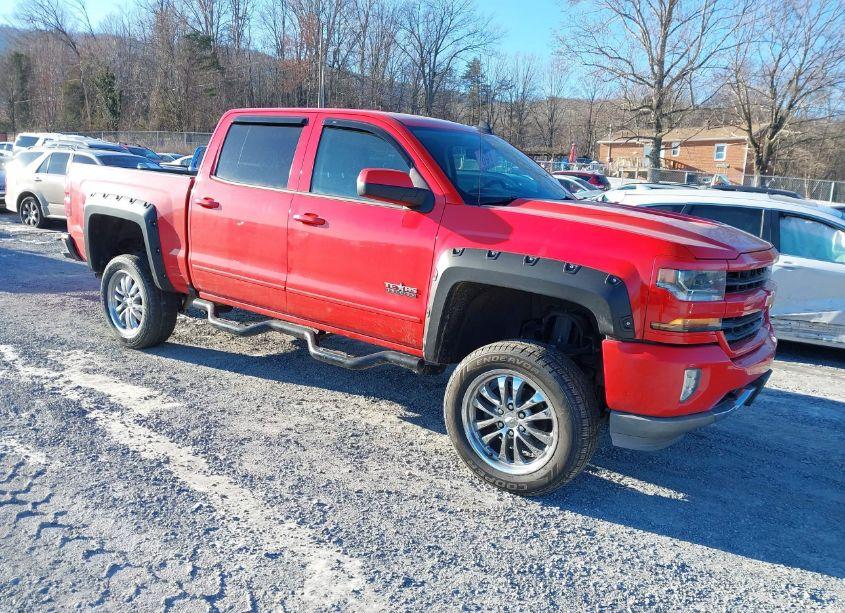 2018 Chevrolet Silverado 1500 (VIN 3GCUKREC0JG215054) main photo