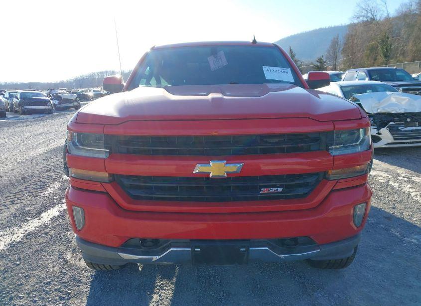 Photo 11 of 2018 Chevrolet Silverado 1500 (VIN 3GCUKREC0JG215054)
