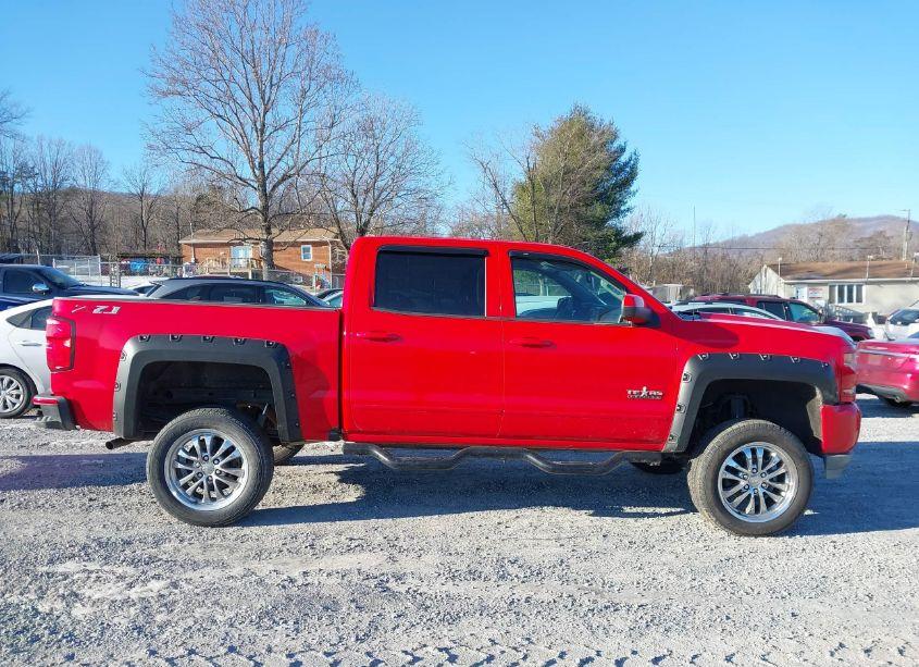 Photo 12 of 2018 Chevrolet Silverado 1500 (VIN 3GCUKREC0JG215054)