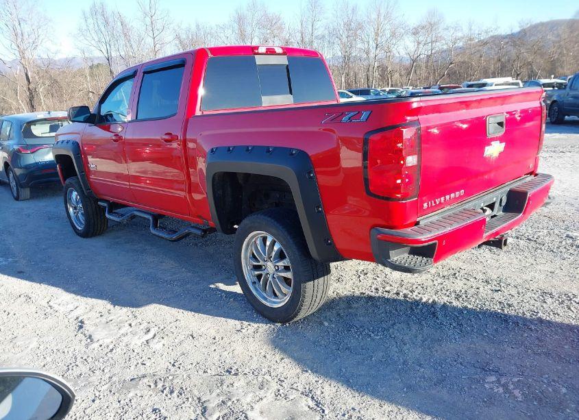 Photo 3 of 2018 Chevrolet Silverado 1500 (VIN 3GCUKREC0JG215054)