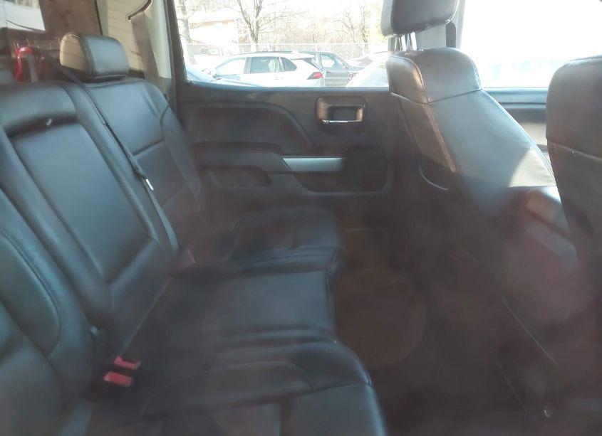 Photo 8 of 2018 Chevrolet Silverado 1500 (VIN 3GCUKREC0JG215054)