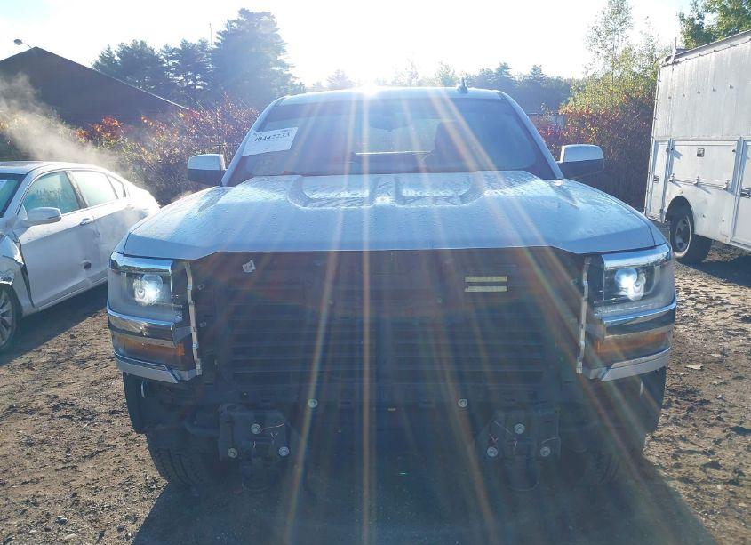 Photo 13 of 2018 Chevrolet Silverado 1500 1LT (VIN 3GCUKREC0JG301478)