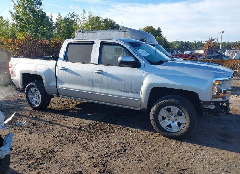 Photo 14 of 2018 Chevrolet Silverado 1500 1LT (VIN 3GCUKREC0JG301478)