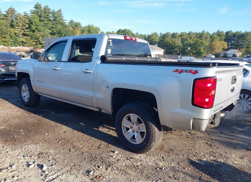 Photo 15 of 2018 Chevrolet Silverado 1500 1LT (VIN 3GCUKREC0JG301478)