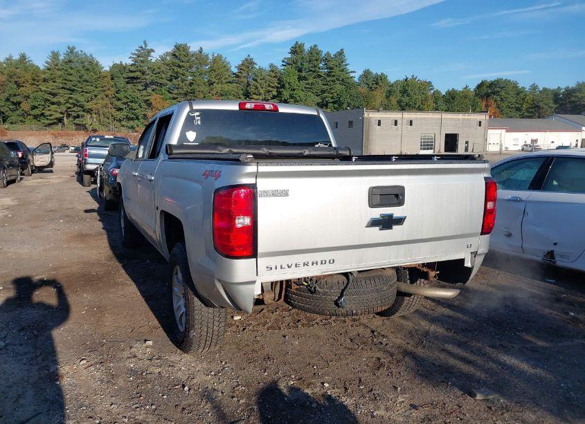 Photo 3 of 2018 Chevrolet Silverado 1500 1LT (VIN 3GCUKREC0JG301478)