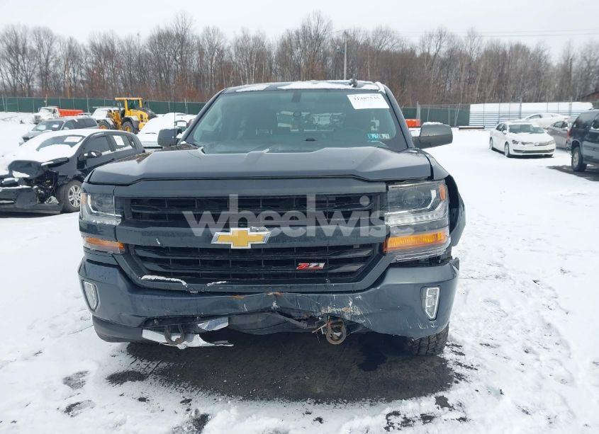 Photo 12 of 2018 Chevrolet Silverado 1500 2LT (VIN 3GCUKREC0JG311265)