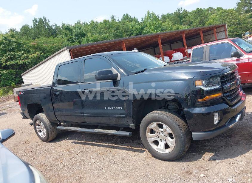 Photo 13 of 2018 Chevrolet Silverado 1500 2LT (VIN 3GCUKREC0JG337283)