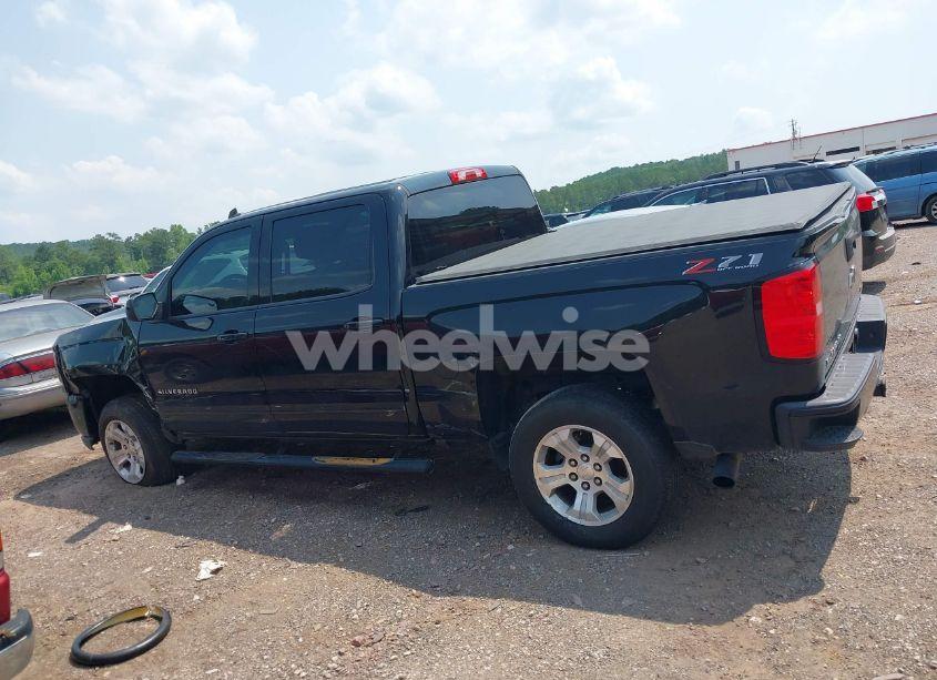 Photo 14 of 2018 Chevrolet Silverado 1500 2LT (VIN 3GCUKREC0JG337283)