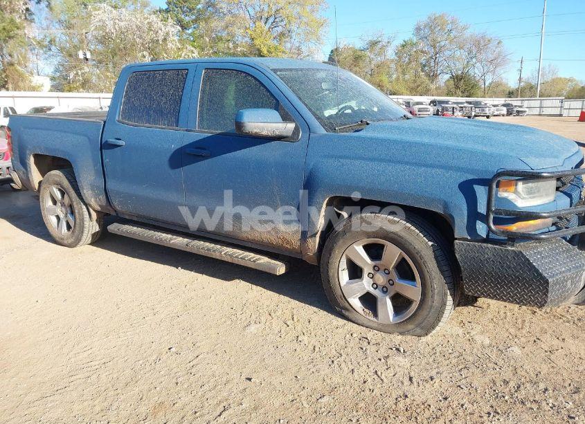 2018 Chevrolet Silverado 1500 2LT (VIN 3GCUKREC0JG397953) main photo