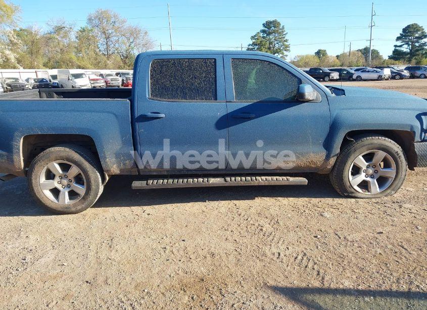 Photo 13 of 2018 Chevrolet Silverado 1500 2LT (VIN 3GCUKREC0JG397953)