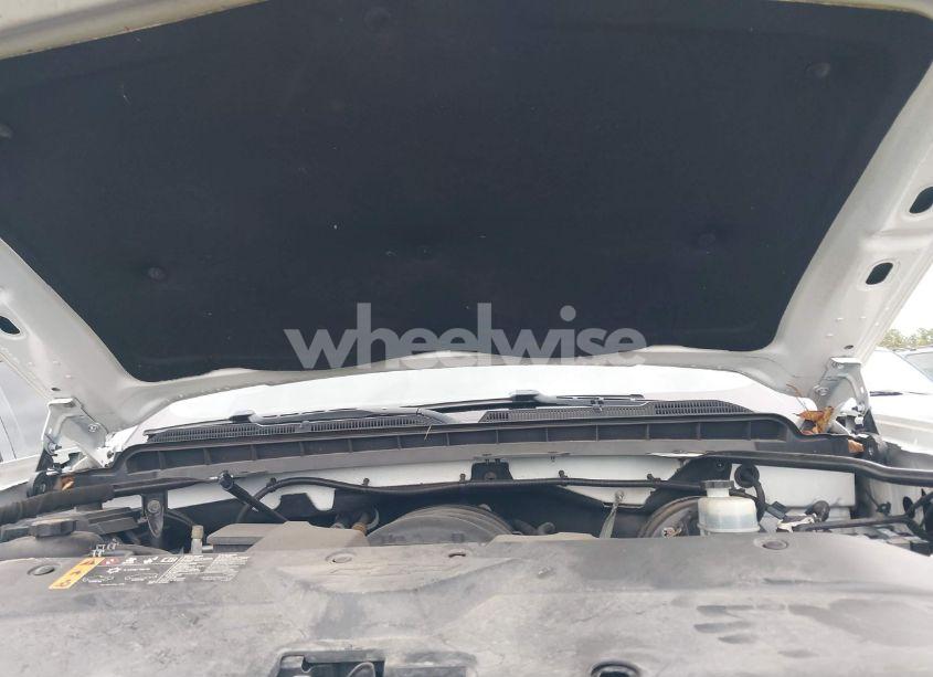 Photo 10 of 2018 Chevrolet Silverado 1500 2LT (VIN 3GCUKREC0JG517055)