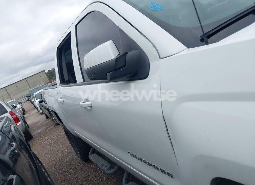 Photo 13 of 2018 Chevrolet Silverado 1500 2LT (VIN 3GCUKREC0JG517055)