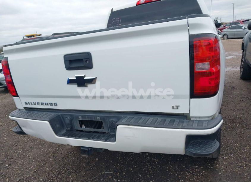 Photo 16 of 2018 Chevrolet Silverado 1500 2LT (VIN 3GCUKREC0JG517055)
