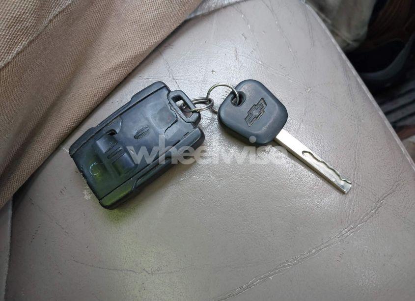 Photo 11 of 2018 Chevrolet Silverado 1500 2LT (VIN 3GCUKREC0JG532090)