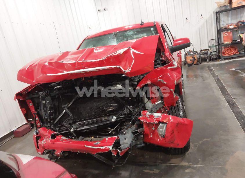 Photo 13 of 2018 Chevrolet Silverado 1500 2LT (VIN 3GCUKREC0JG532090)