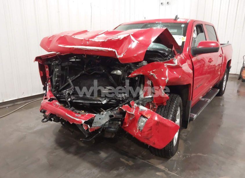 Photo 6 of 2018 Chevrolet Silverado 1500 2LT (VIN 3GCUKREC0JG532090)