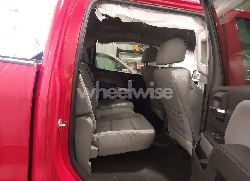 Photo 8 of 2018 Chevrolet Silverado 1500 2LT (VIN 3GCUKREC0JG532090)