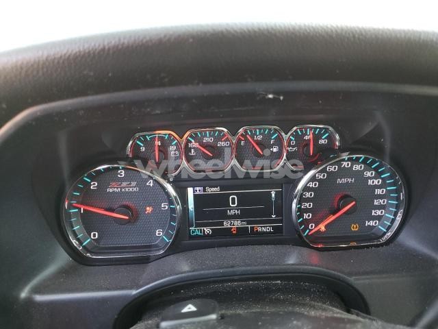 Photo 7 of 2018 CHEVROLET SILVERADO K1500 LT N/A (VIN 3GCUKREC0JG638264)