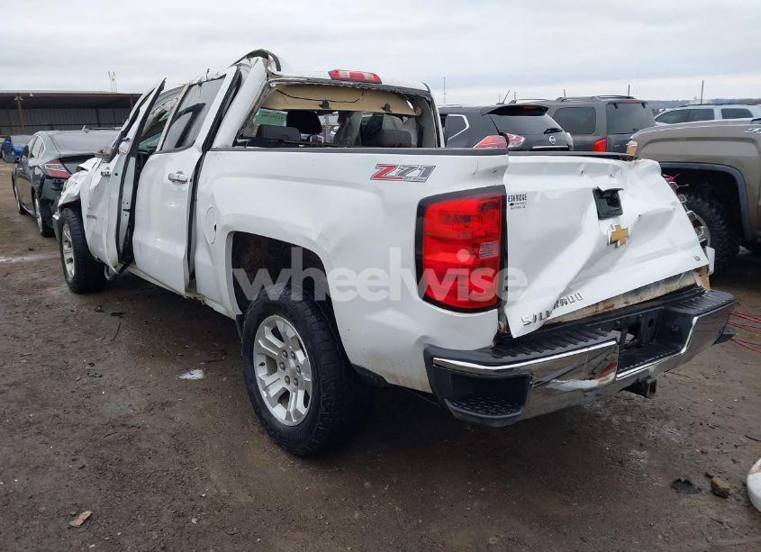 Photo 3 of 2014 Chevrolet Silverado 1500 2LT (VIN 3GCUKREC1EG111467)