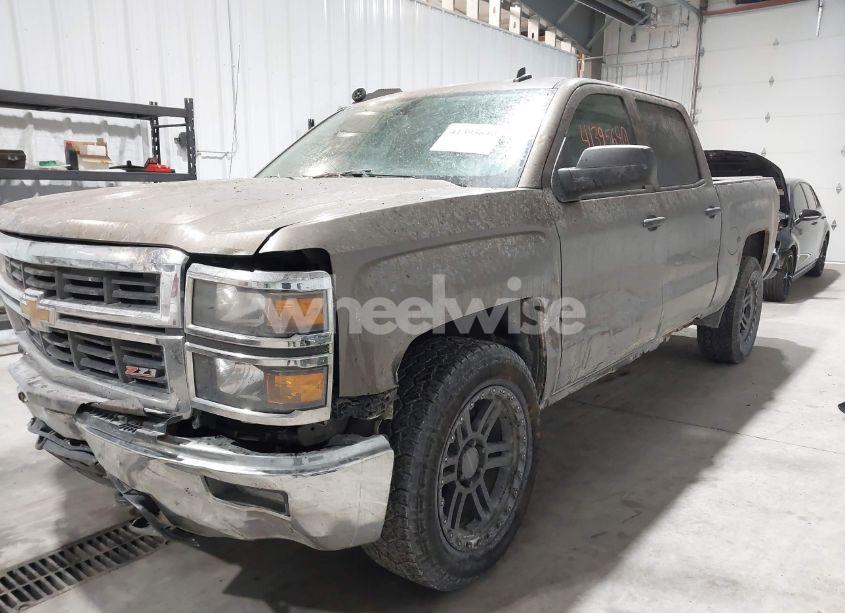 Photo 2 of 2014 Chevrolet Silverado 1500 2LT (VIN 3GCUKREC1EG138474)