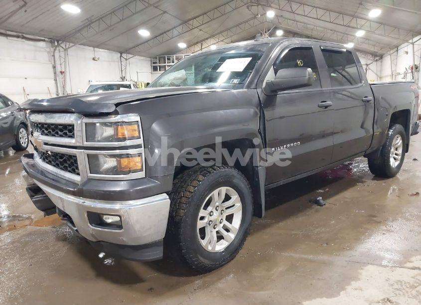 Photo 2 of 2014 Chevrolet Silverado 1500 1LT (VIN 3GCUKREC1EG171104)