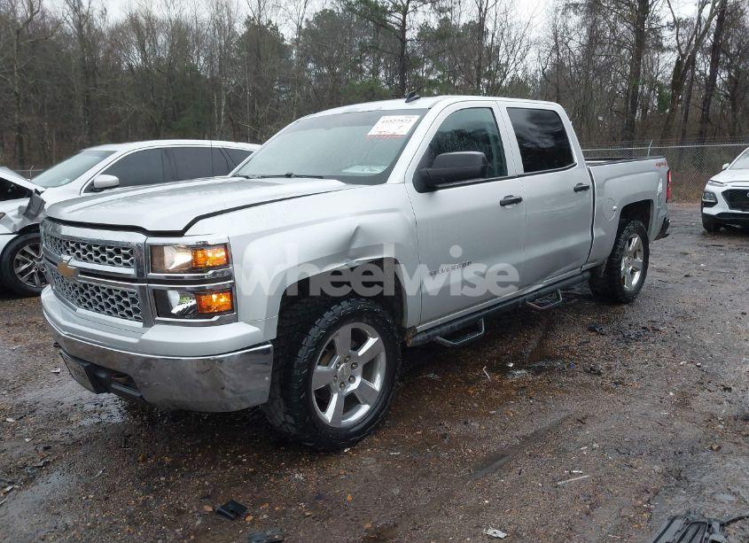 Photo 2 of 2014 Chevrolet Silverado 1500 1LT (VIN 3GCUKREC1EG226540)