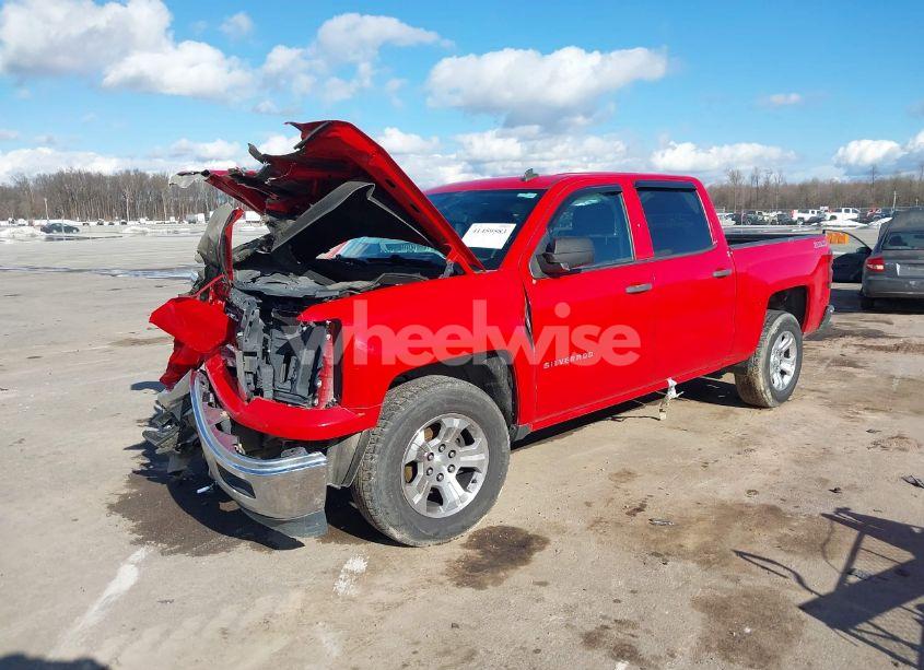 Photo 2 of 2014 Chevrolet Silverado 1500 2LT (VIN 3GCUKREC1EG258629)