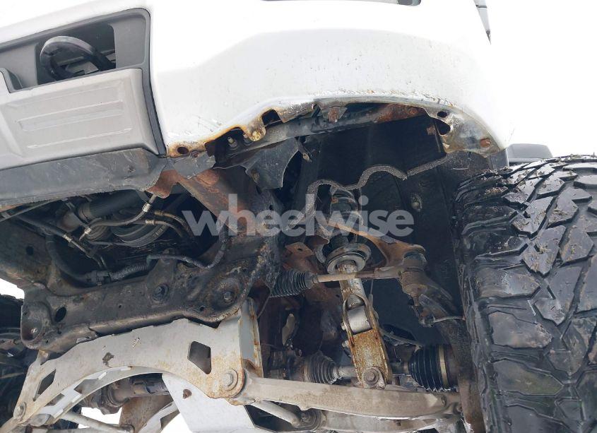 Photo 19 of 2014 Chevrolet Silverado 1500 2LT (VIN 3GCUKREC1EG271154)