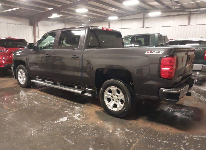 Photo 3 of 2014 Chevrolet Silverado 1500 2LT (VIN 3GCUKREC1EG330932)