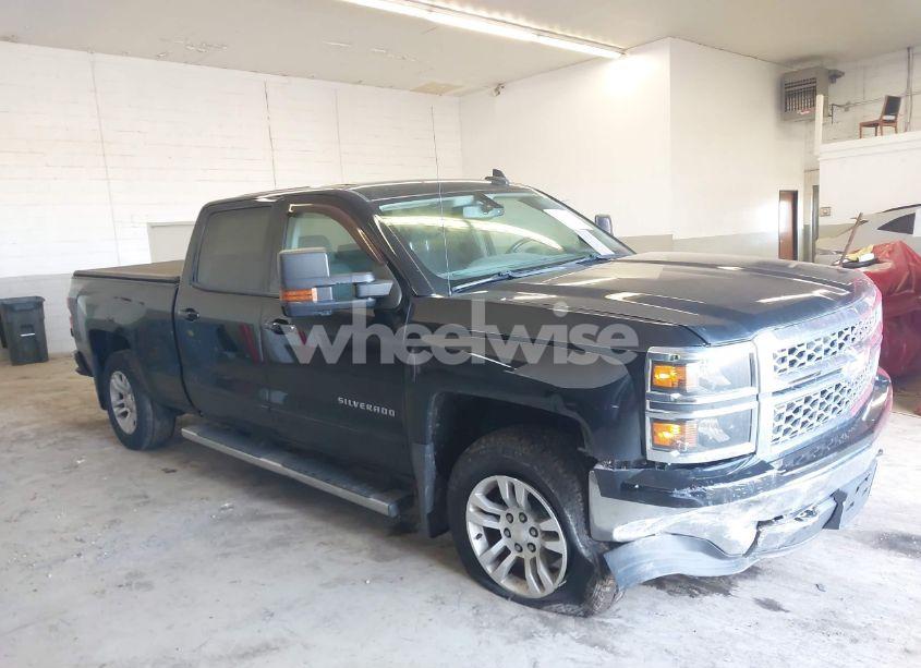 Photo 13 of 2015 Chevrolet Silverado 1500 1LT (VIN 3GCUKREC1FG137181)