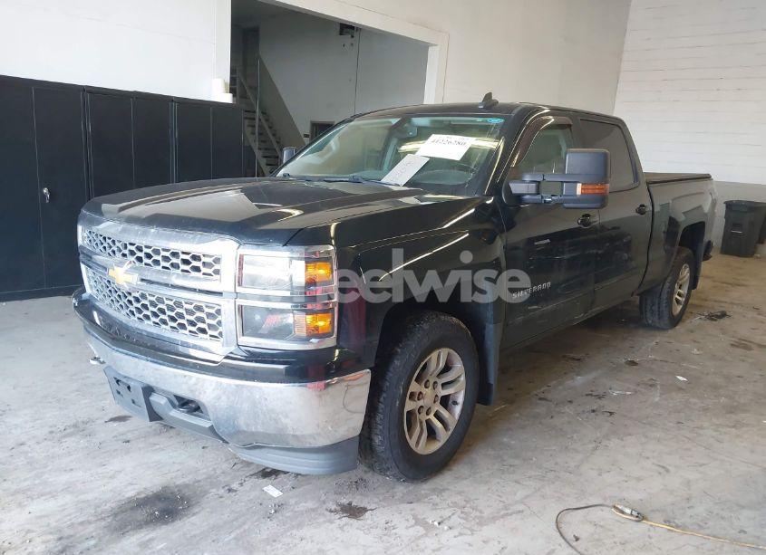 Photo 2 of 2015 Chevrolet Silverado 1500 1LT (VIN 3GCUKREC1FG137181)