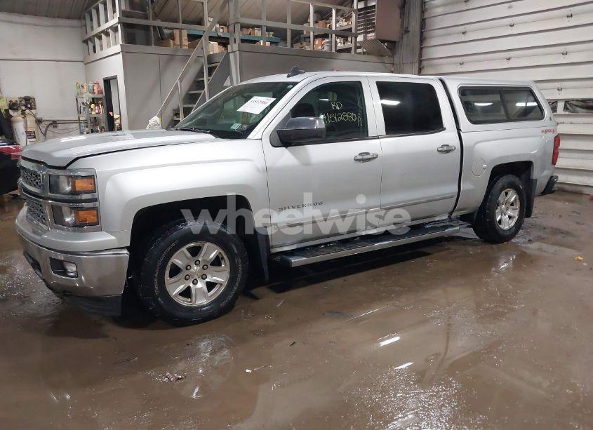 Photo 2 of 2015 Chevrolet Silverado 1500 1LT (VIN 3GCUKREC1FG175347)