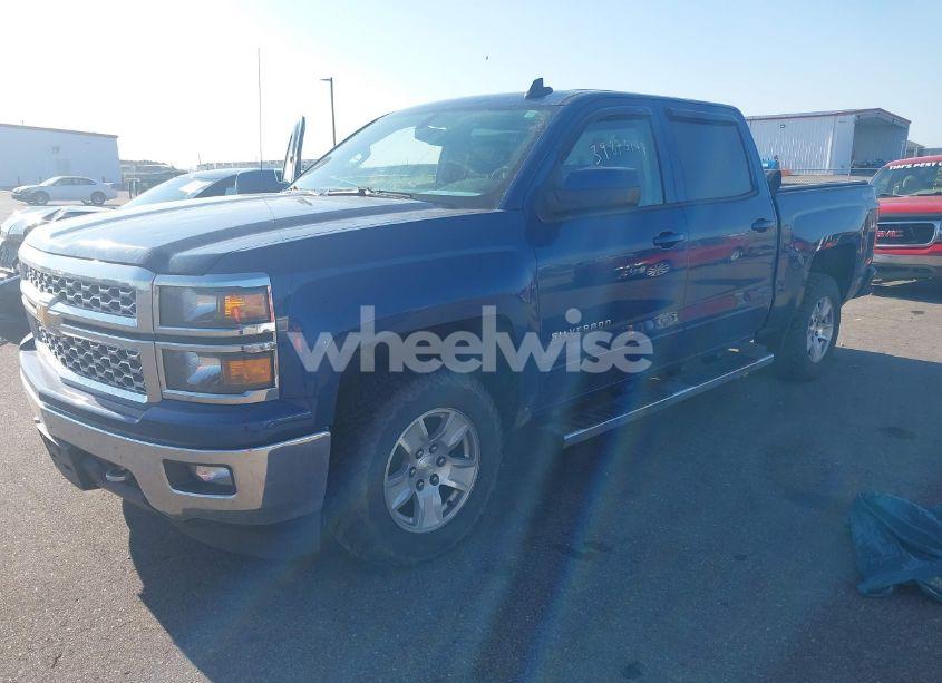 Photo 2 of 2015 Chevrolet Silverado 1500 1LT (VIN 3GCUKREC1FG188129)
