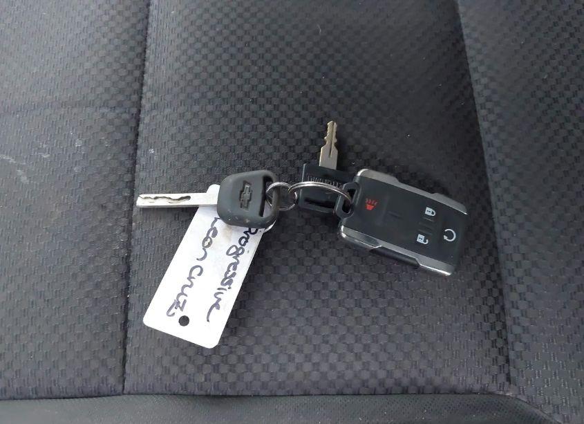 Photo 11 of 2015 Chevrolet Silverado 1500 2LT (VIN 3GCUKREC1FG205852)