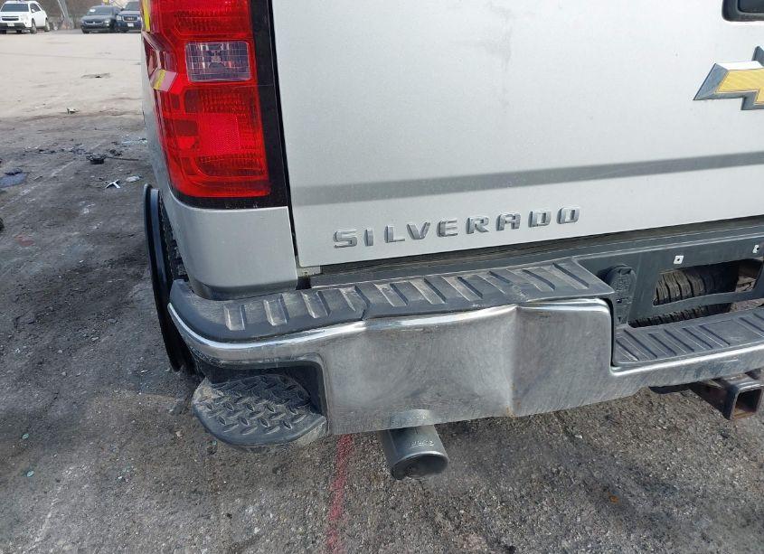 Photo 18 of 2015 Chevrolet Silverado 1500 2LT (VIN 3GCUKREC1FG205852)